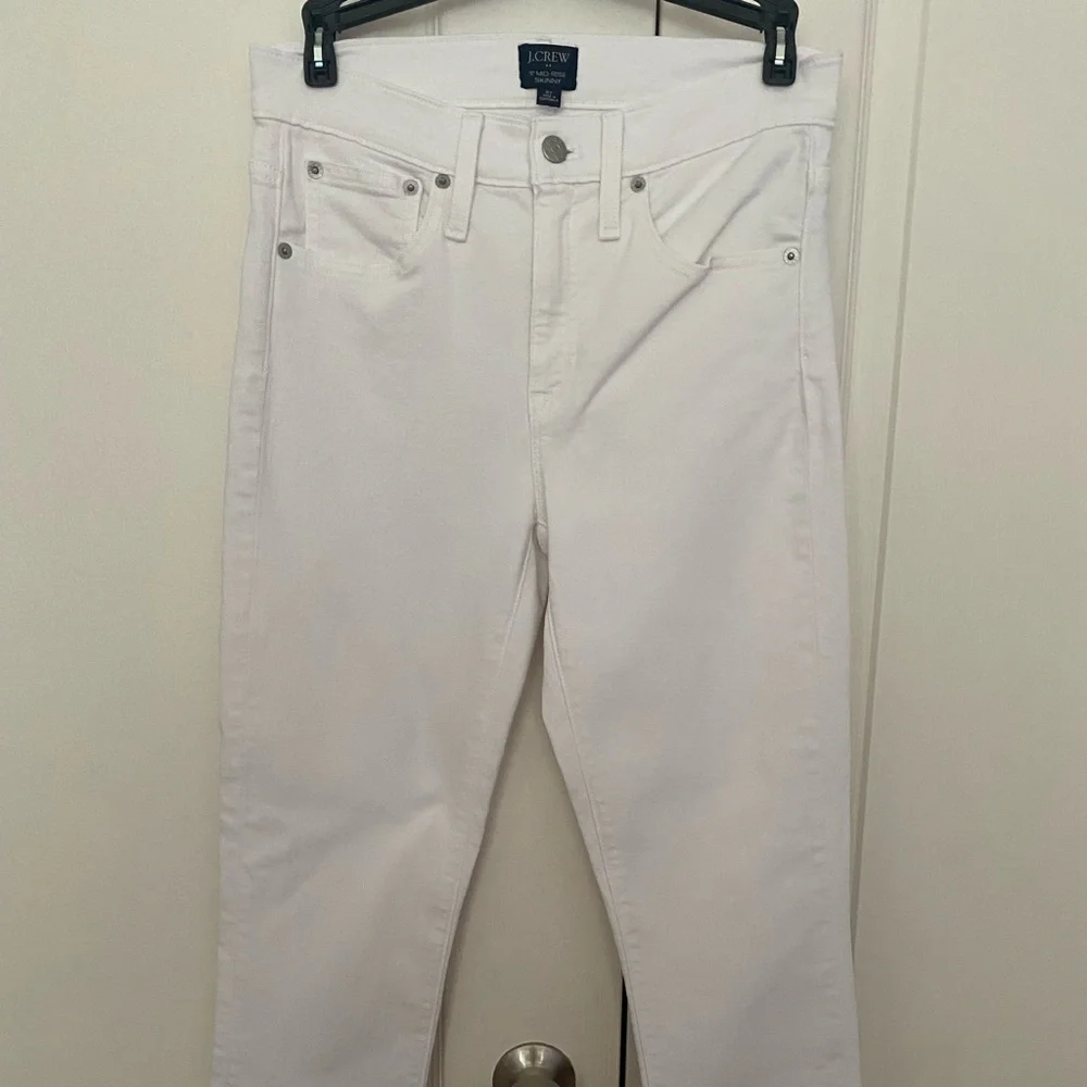 J.Crew Re‑Imagined 9” Mid‑Rise White Skinny Jeans | Size 27 - Picture 2 of 9